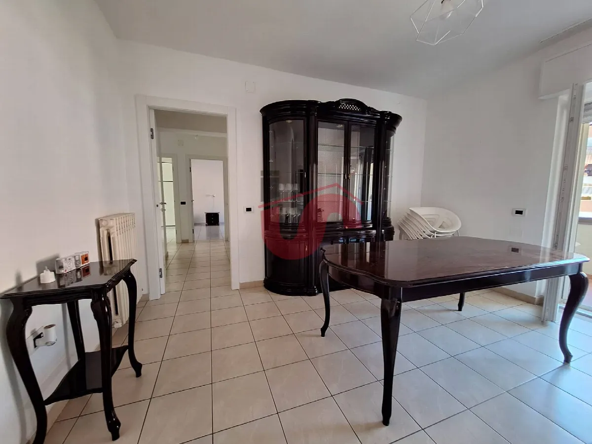 APPARTAMENTO + DI 4 LOCALI in vendita a Benevento, Libertà - foto 5