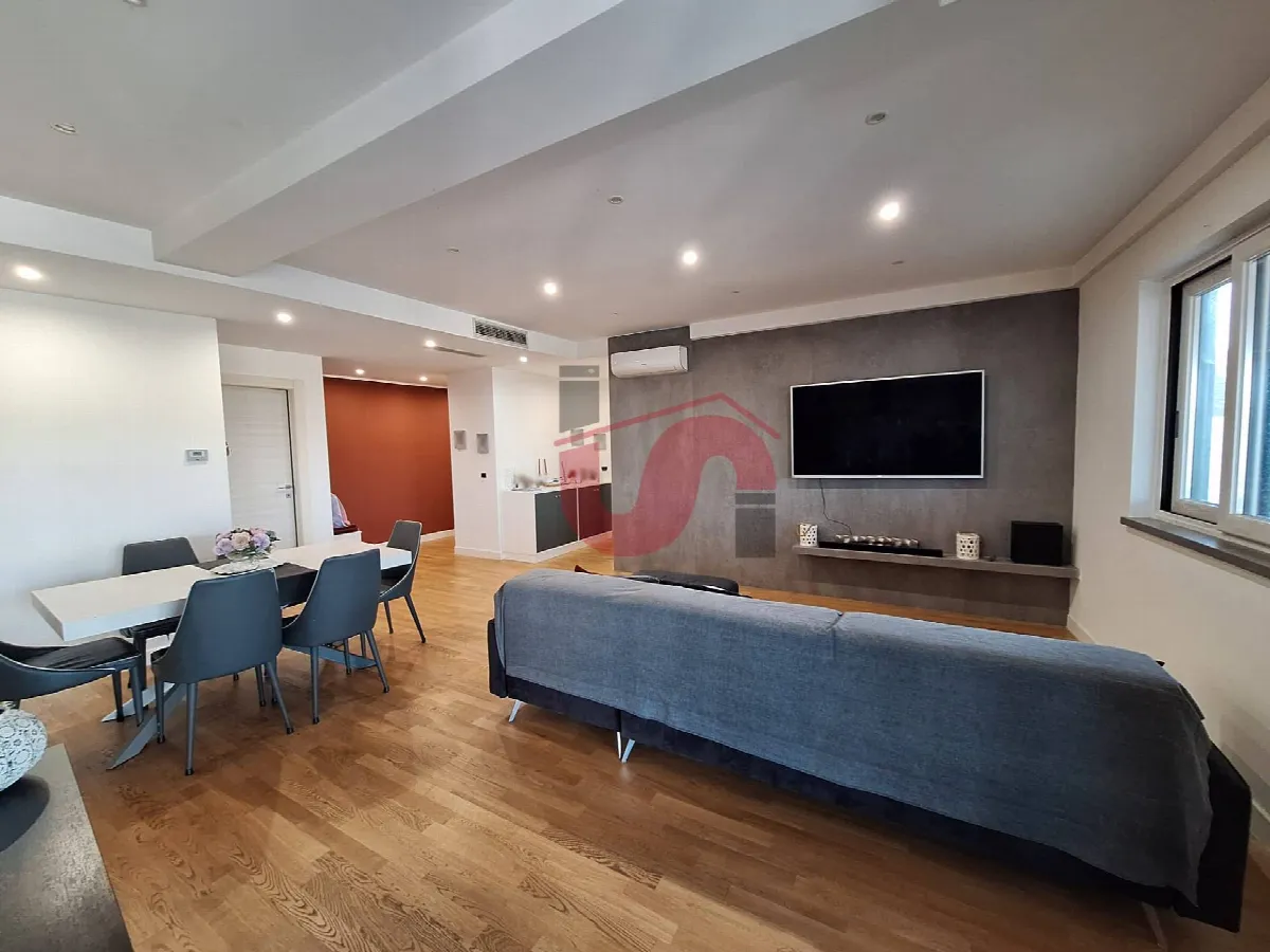 APPARTAMENTO + DI 4 LOCALI in vendita a Benevento, CONTRADE - foto 8