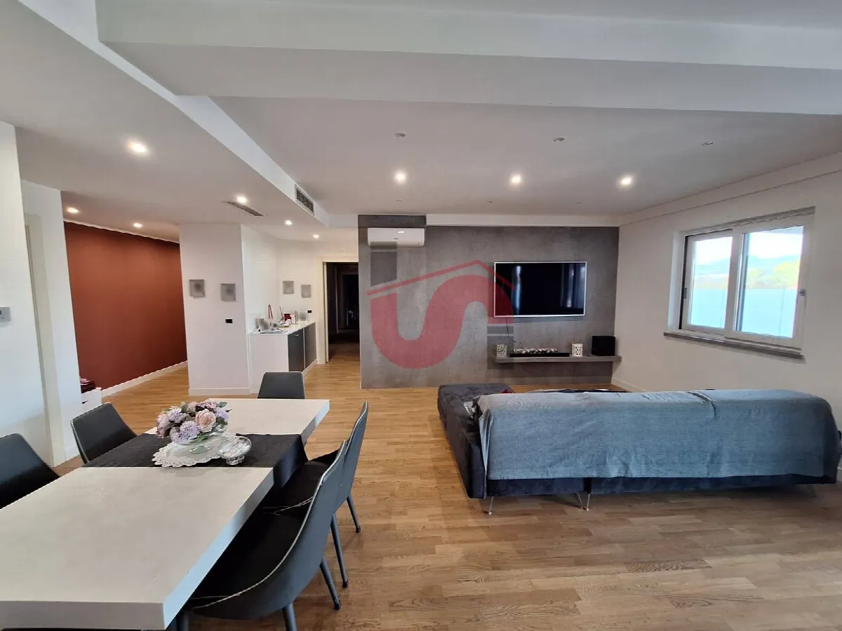 APPARTAMENTO + DI 4 LOCALI in vendita a Benevento, CONTRADE - foto 9