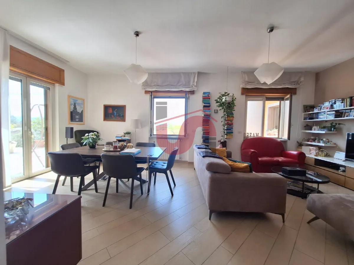 APPARTAMENTO + DI 4 LOCALI in vendita a Benevento - foto 3