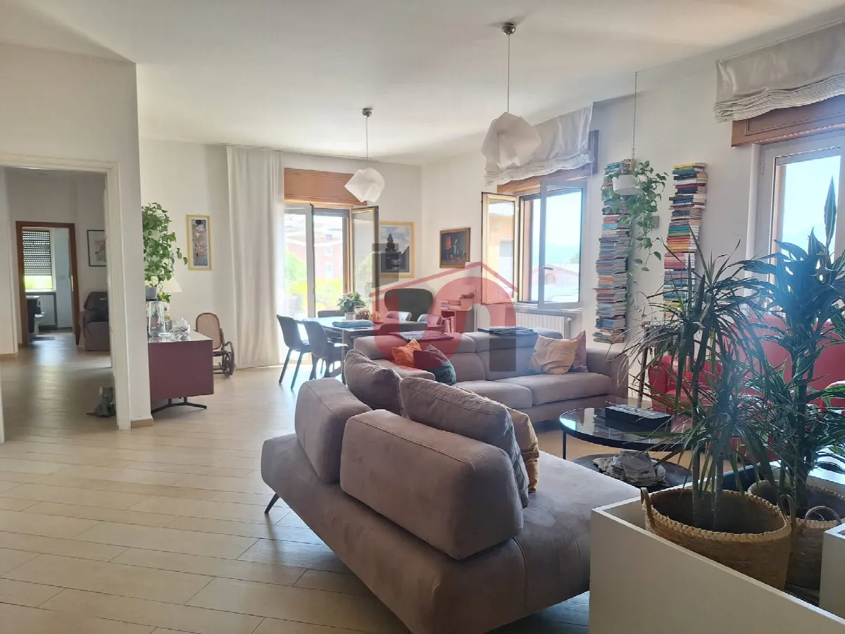 APPARTAMENTO + DI 4 LOCALI in vendita a Benevento - foto 4