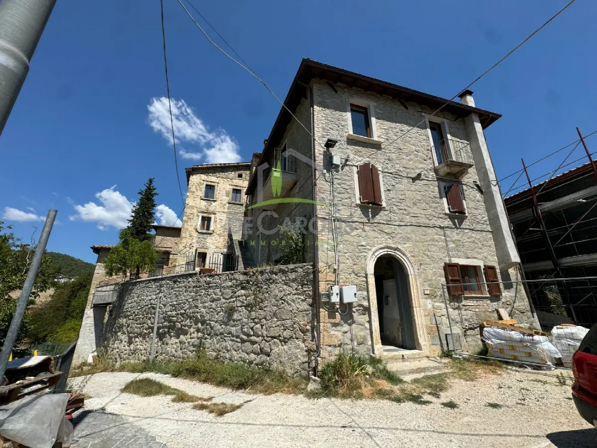 Appartamento in vendita a Roccafluvione - foto 1