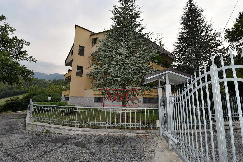 Appartamento in vendita a Sarnano, Campagna - foto 1