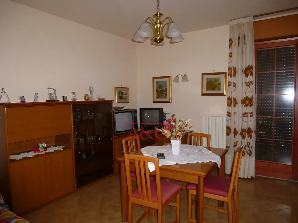 Appartamento in vendita a Sarnano, Centro - foto 1