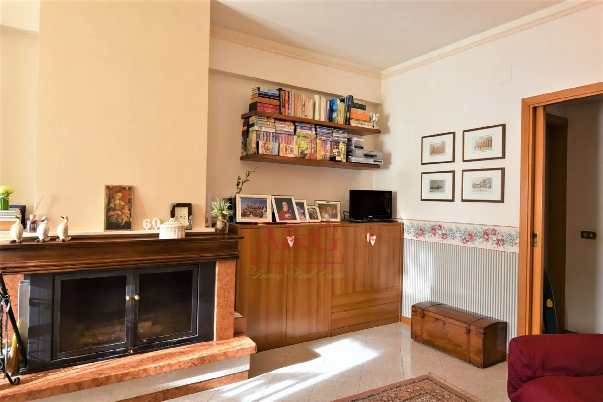 Appartamento in vendita a Montefortino, Centro - foto 2