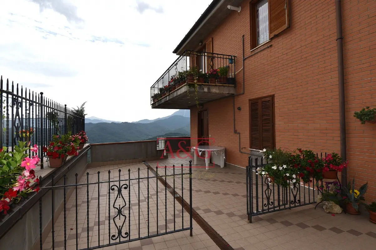 Appartamento in vendita a Montemonaco, Centro - foto 1