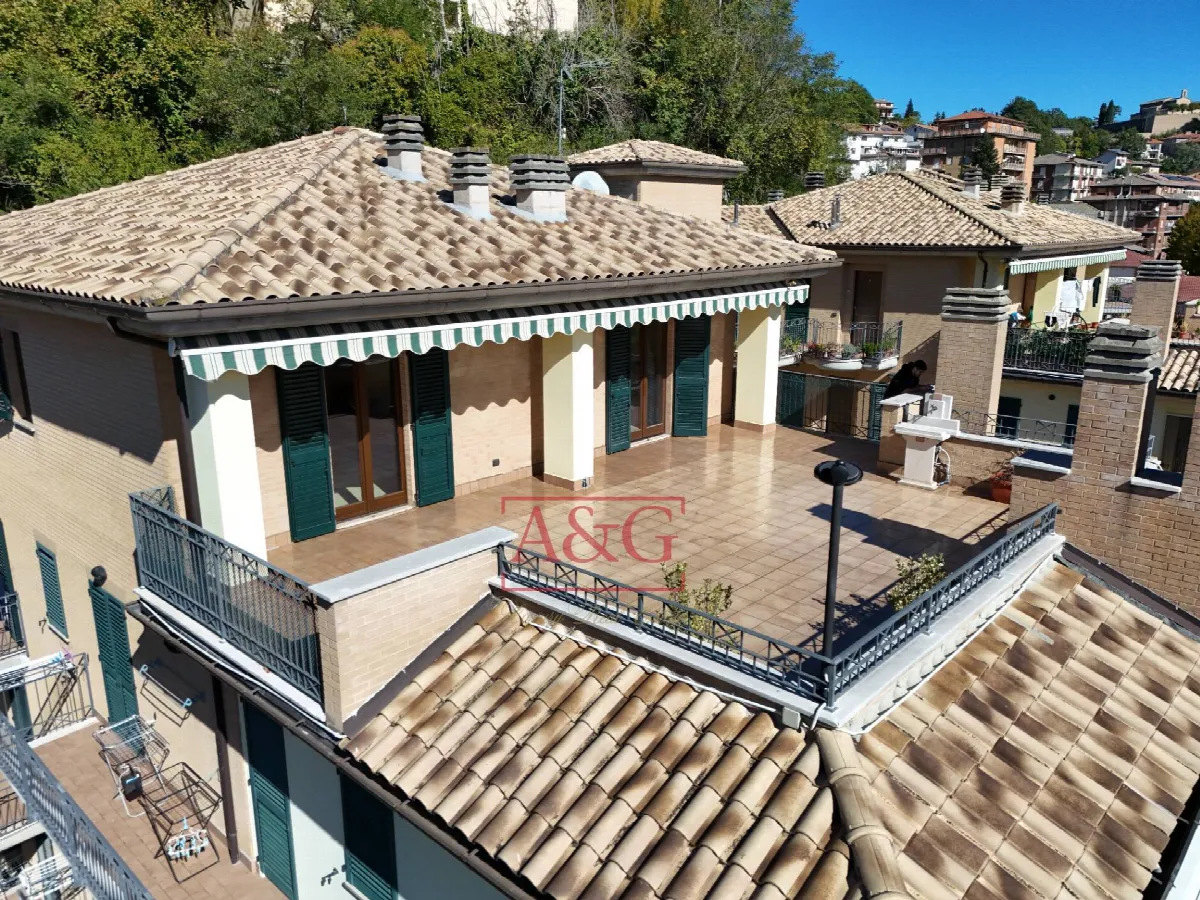 Appartamento in vendita a Amandola, Centro - foto 1