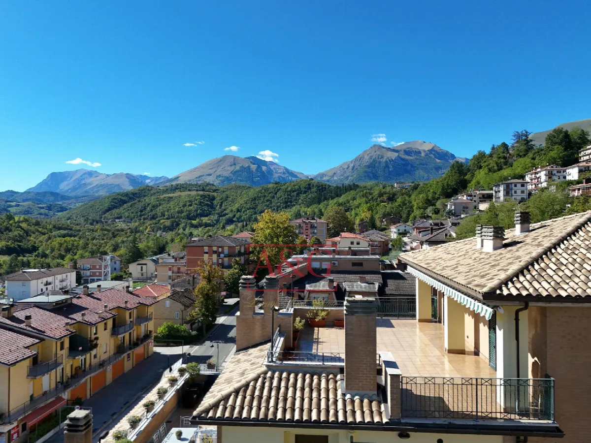 Appartamento in vendita a Amandola, Centro - foto 2