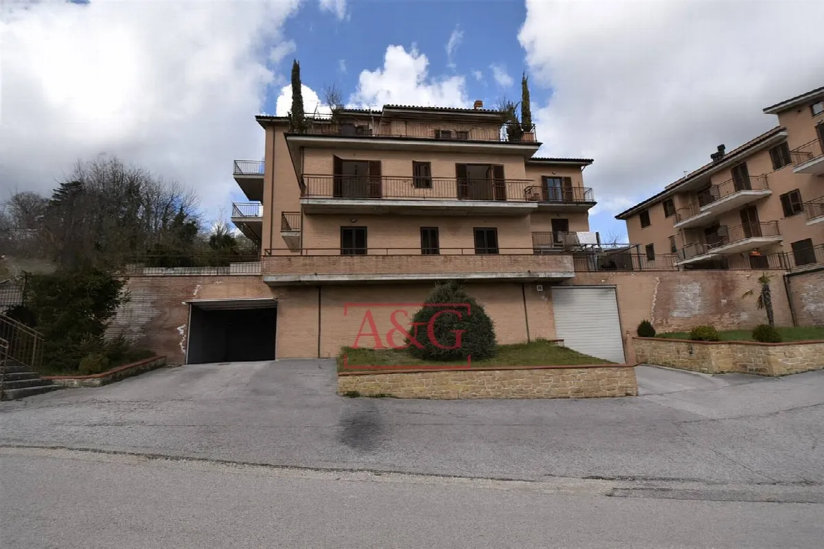 Appartamento in vendita a Sarnano, Centro - foto 1