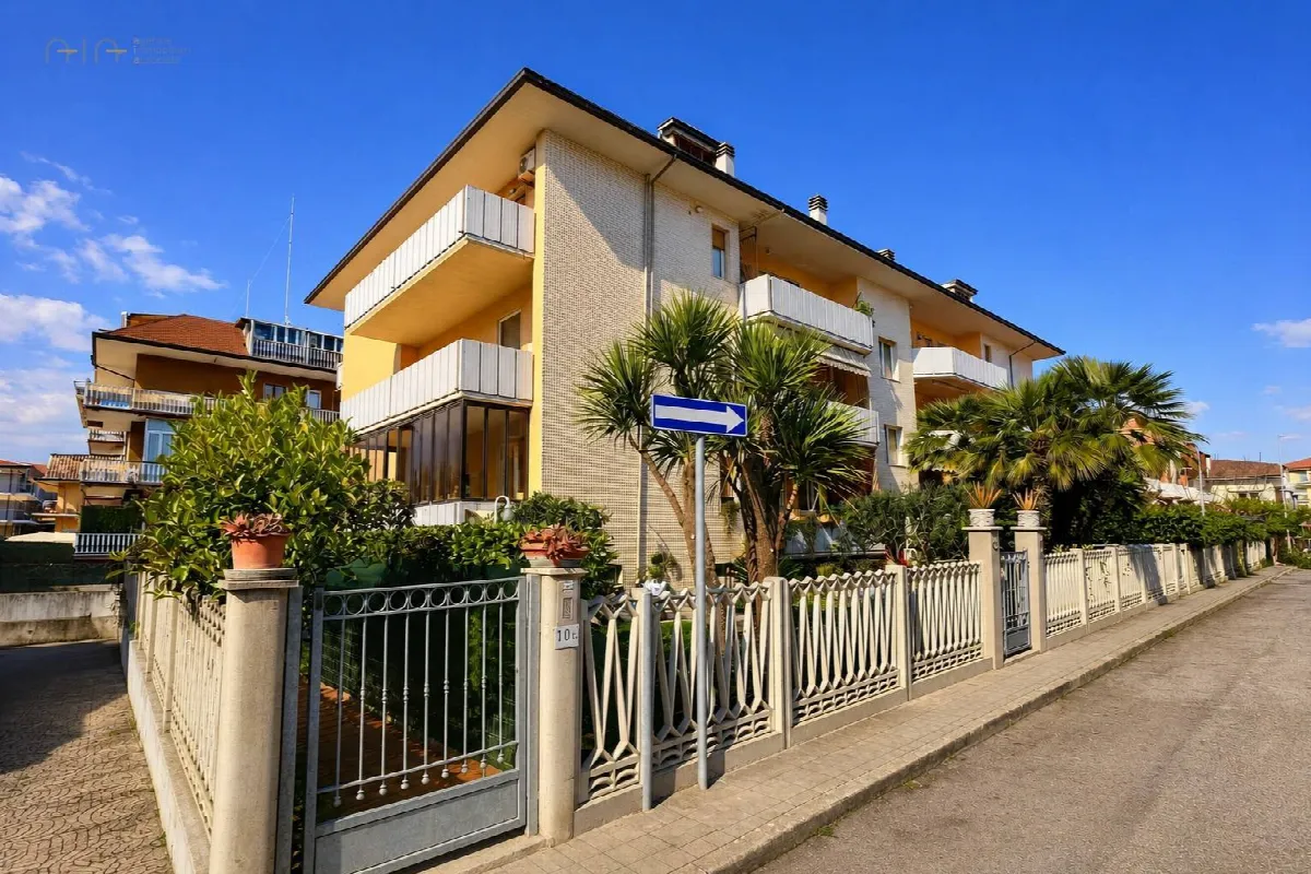 Appartamento in vendita a San Benedetto del Tronto, Porto D'ascoli lungomare - foto 2