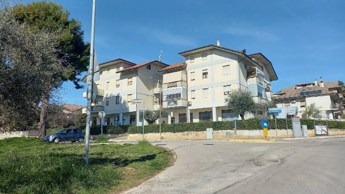 Appartamento in vendita a Colli del Tronto, Collinare - foto 1