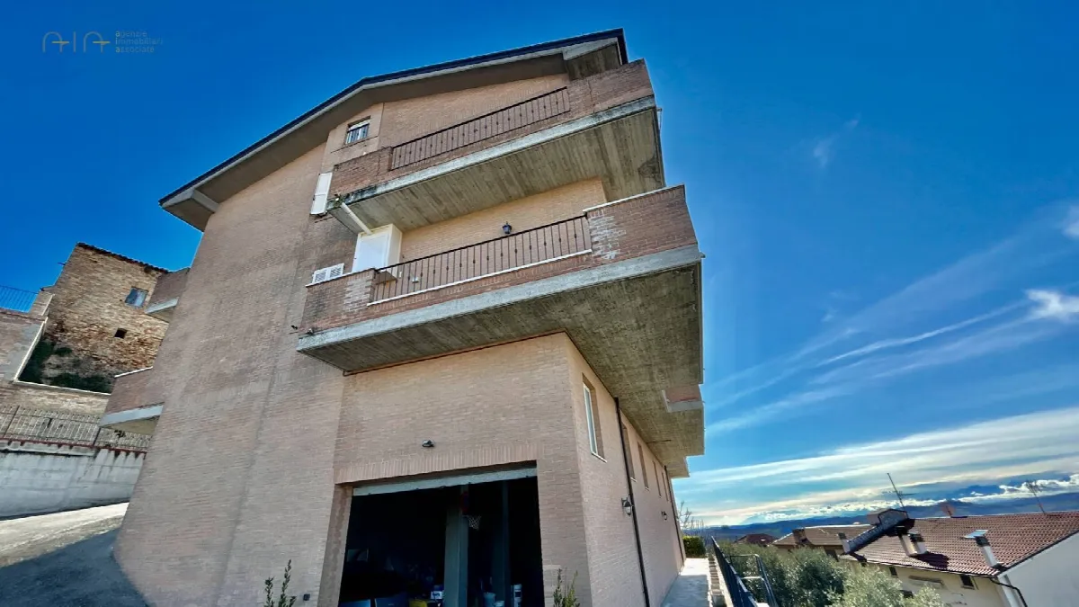 Appartamento in vendita a Carassai, Centrale / Centro Storico - foto 3