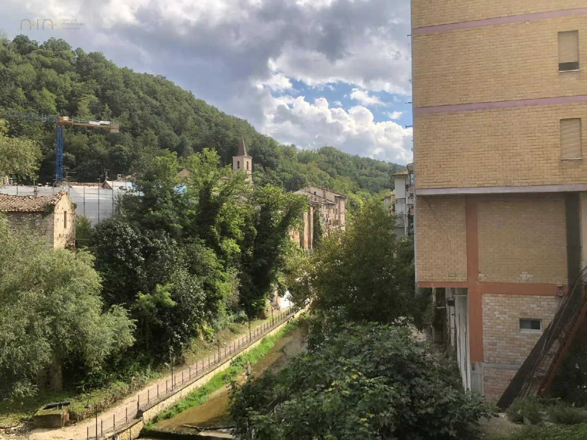 Appartamento in vendita a Comunanza, Centrale / Centro Storico - foto 5