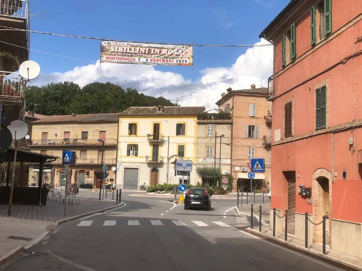 Appartamento in vendita a Comunanza, Centrale / Centro Storico - foto 8