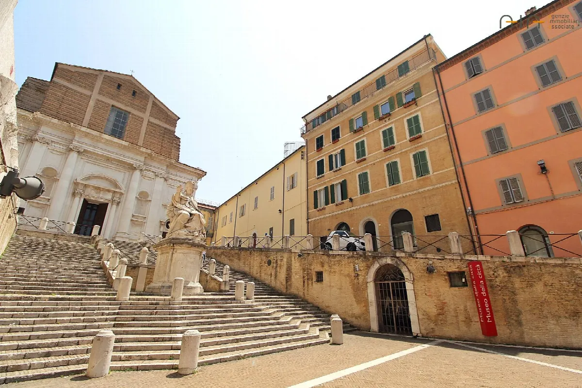 Appartamento in vendita a Ancona, Centro storico - foto 1