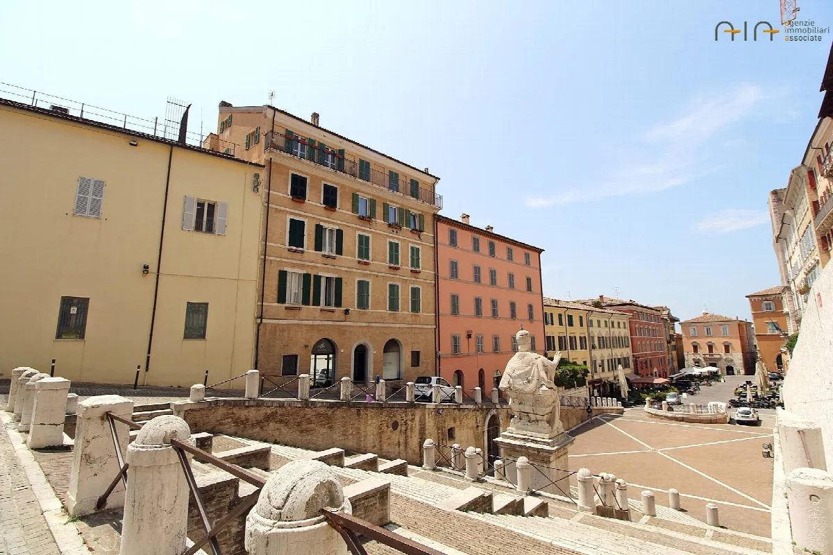 Appartamento in vendita a Ancona, Centro storico - foto 2