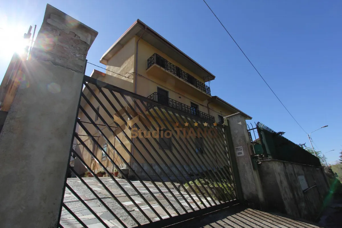 Appartamento in vendita a Cosenza, Sud - foto 1