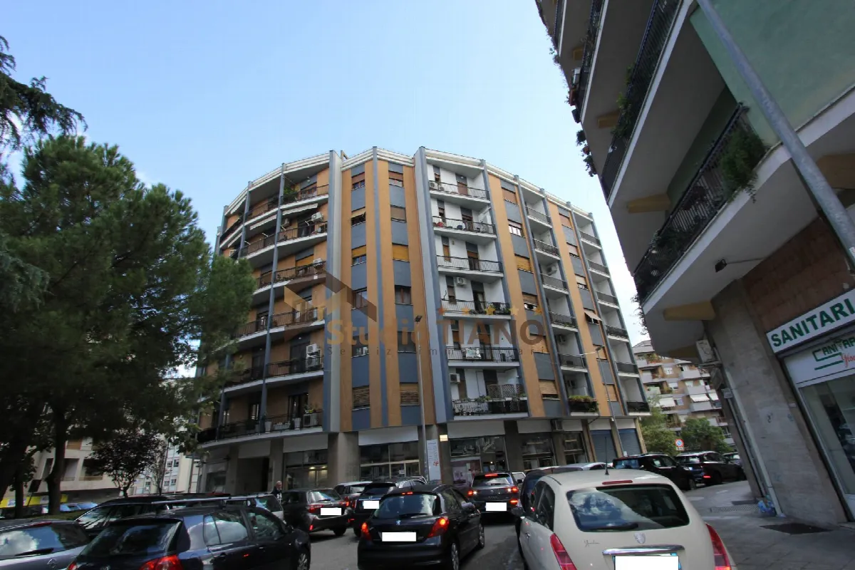 Appartamento in vendita a Cosenza, Centro - foto 1