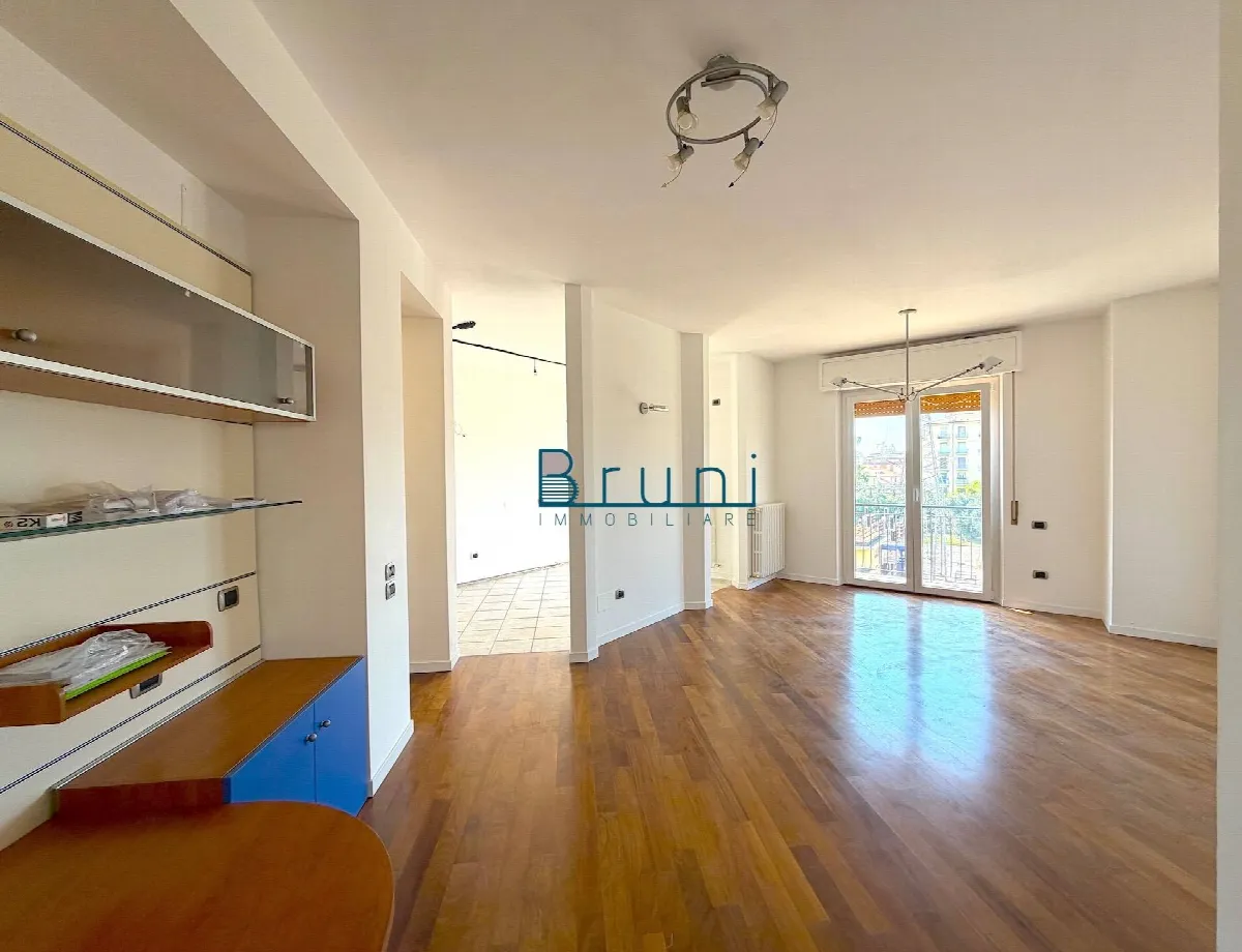 Appartamento in vendita a San Benedetto del Tronto, Centrale sud - foto 1