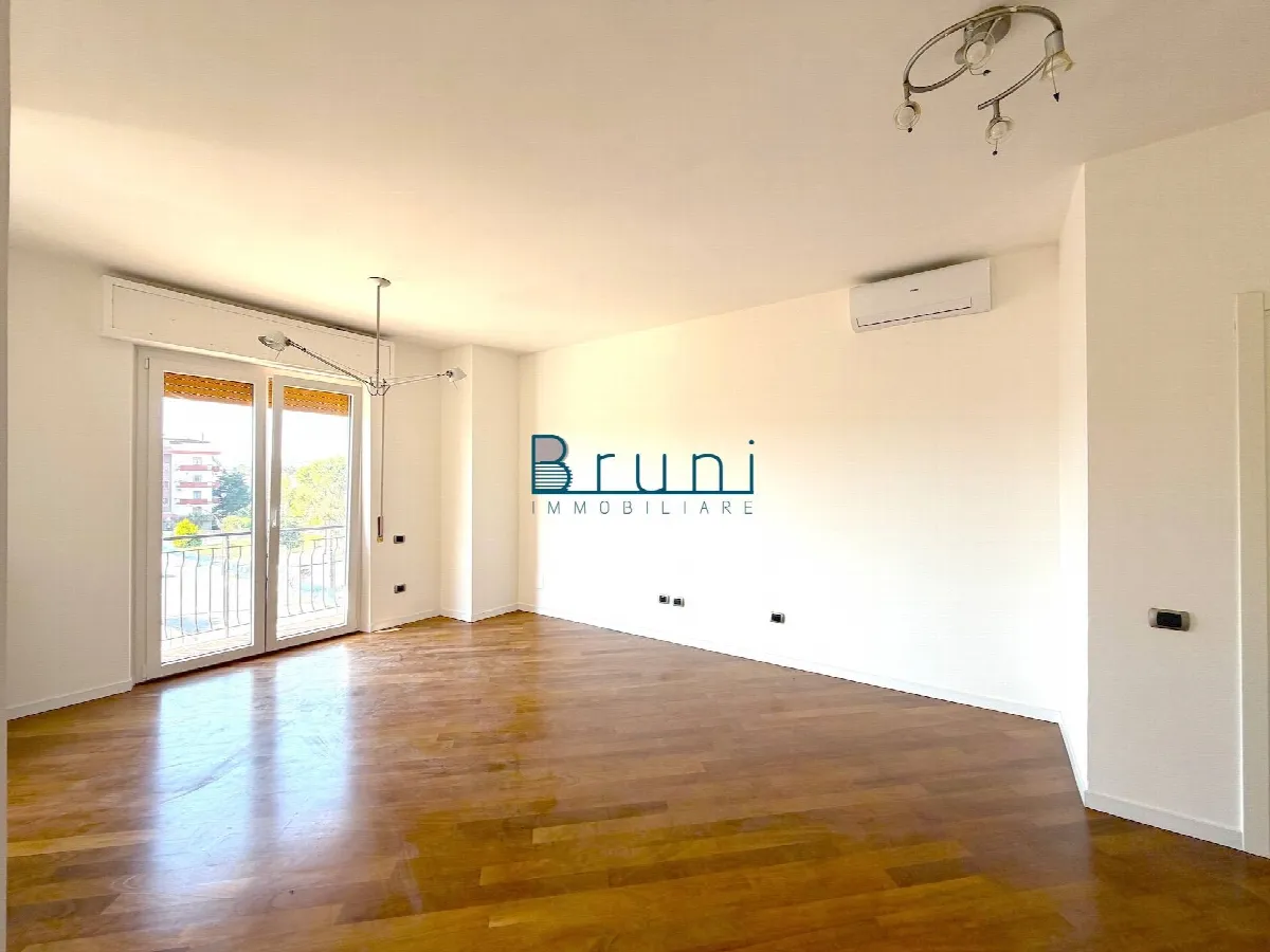 Appartamento in vendita a San Benedetto del Tronto, Centrale sud - foto 2