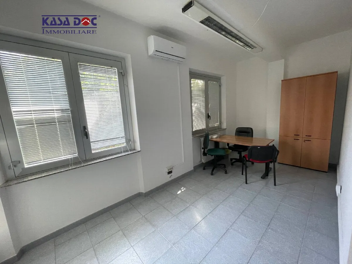 Appartamento uso ufficio in vendita a Catanzaro, Via Lucrezia Della Valle - foto 6