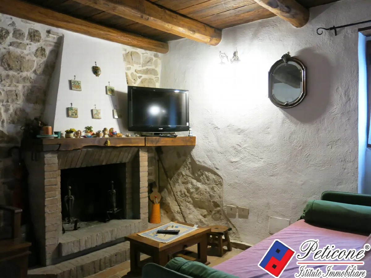 Appartamento in vendita a Lenola, Centro Storico - foto 3