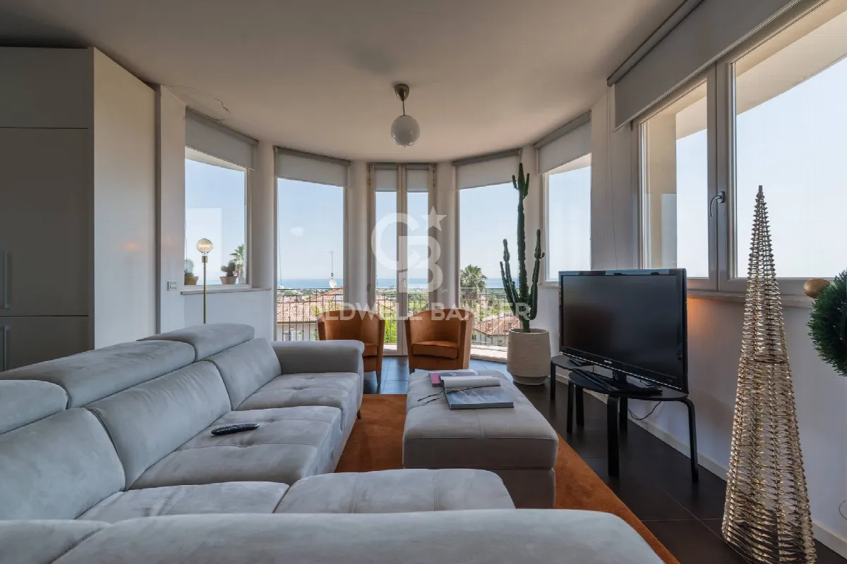 Appartamento in vendita a Riccione, COLLE DEI PINI - foto 1
