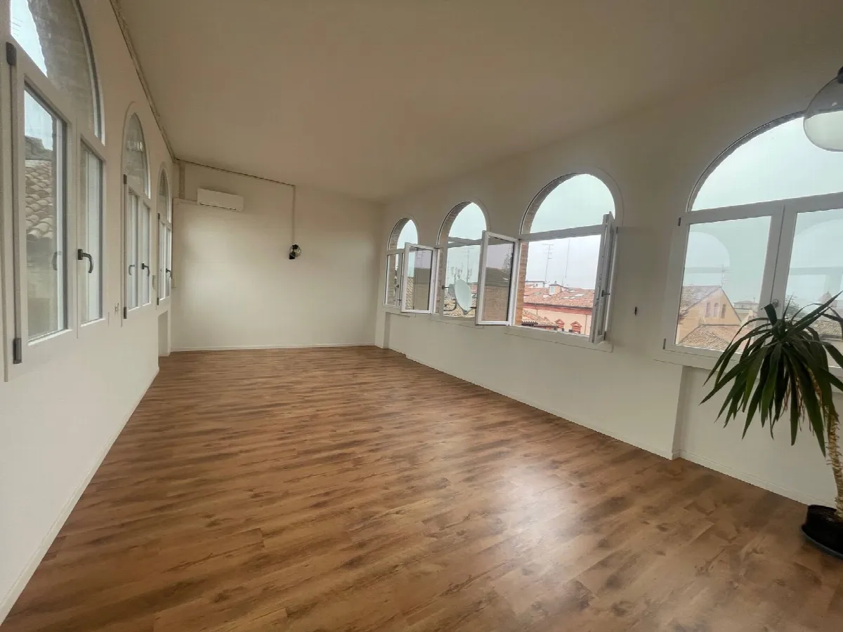 Appartamento in vendita a Ferrara, Centro storico - foto 1