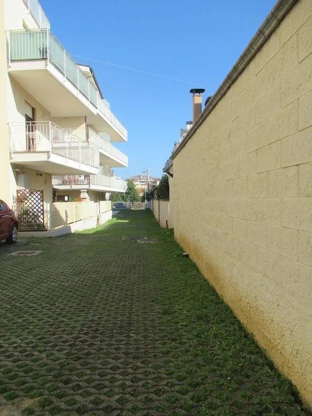 POSTO AUTO  in vendita a Spoltore, Villa Raspa - foto 5