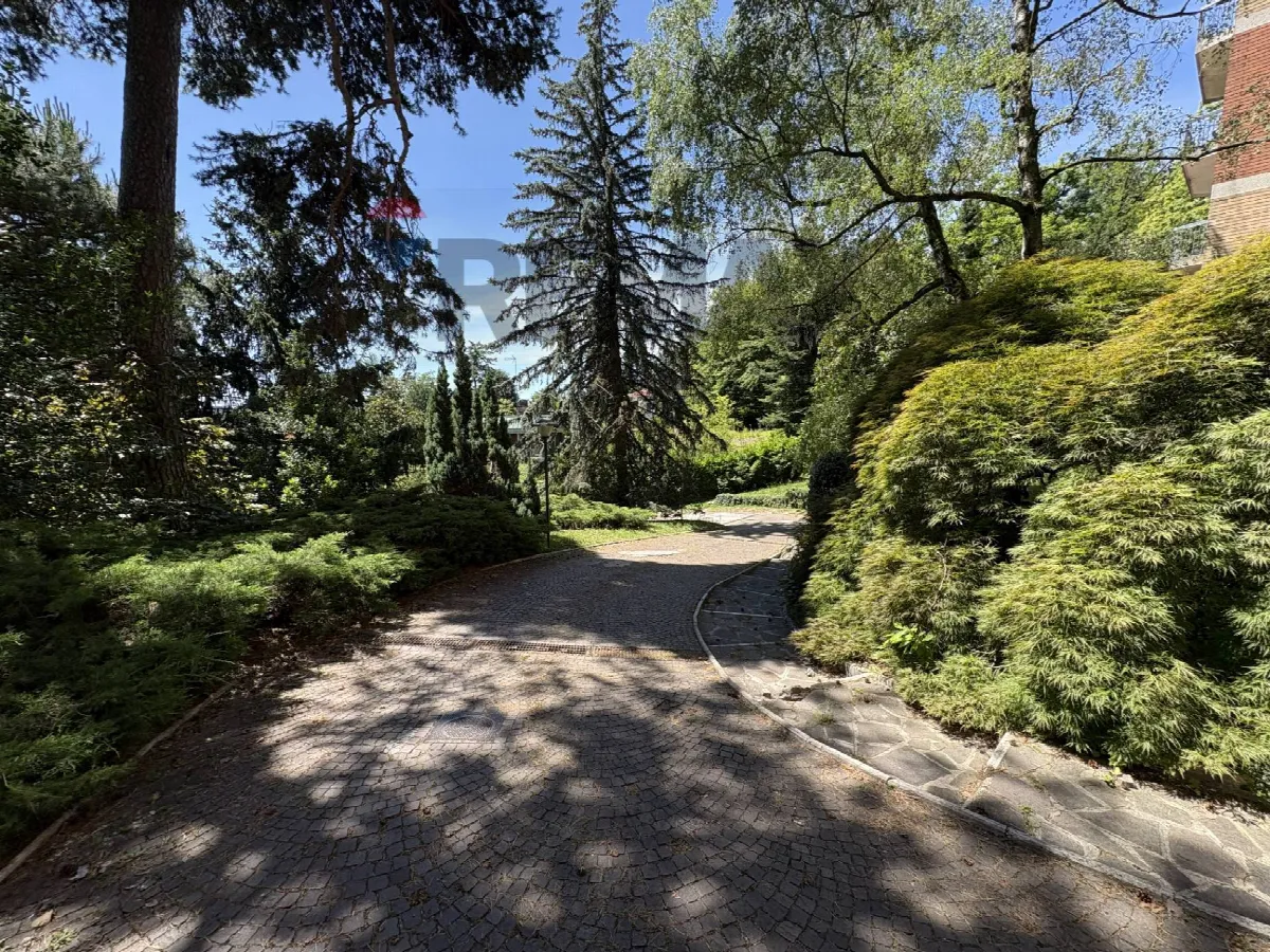 Appartamento in vendita a Varese, Zona Biumo - foto 3