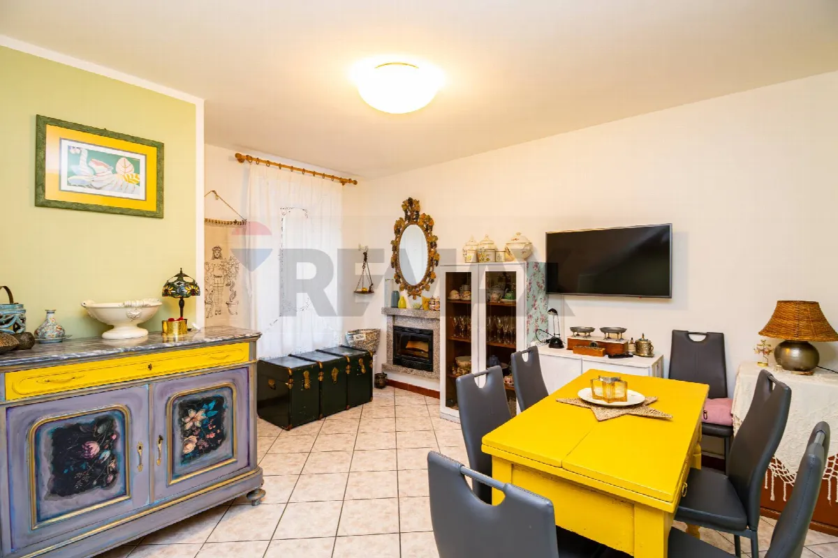 Appartamento in vendita a Laveno-Mombello, Mombello - foto 2