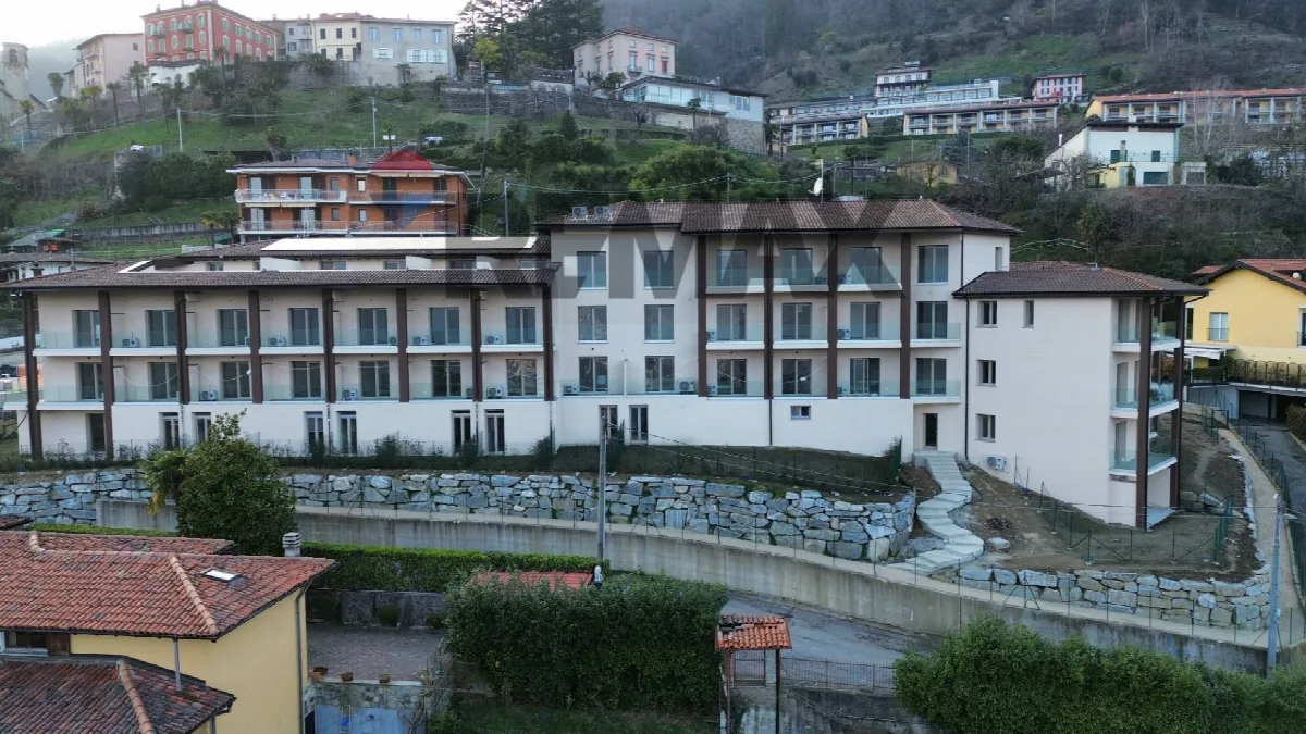 Appartamento in vendita a Cadegliano-Viconago, Cadegliano - foto 1