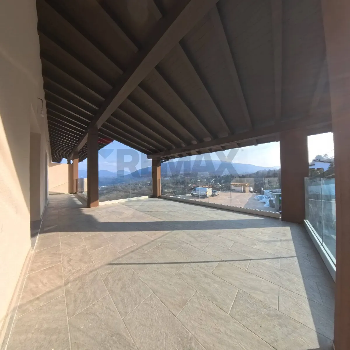 Appartamento in vendita a Cadegliano-Viconago, Cadegliano - foto 3