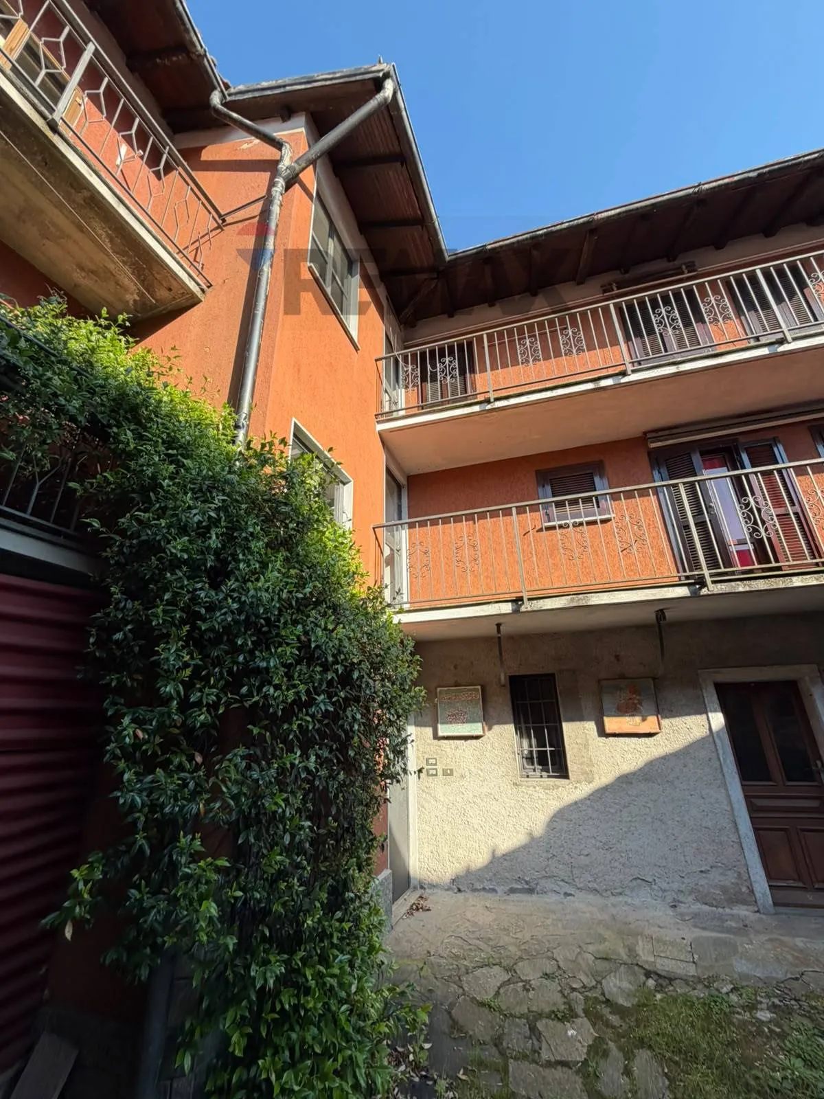 Appartamento in vendita a Casalzuigno - foto 1