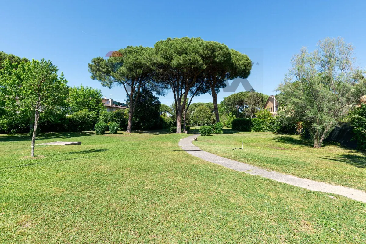 Appartamento in vendita a Roma, Casalpalocco - foto 2