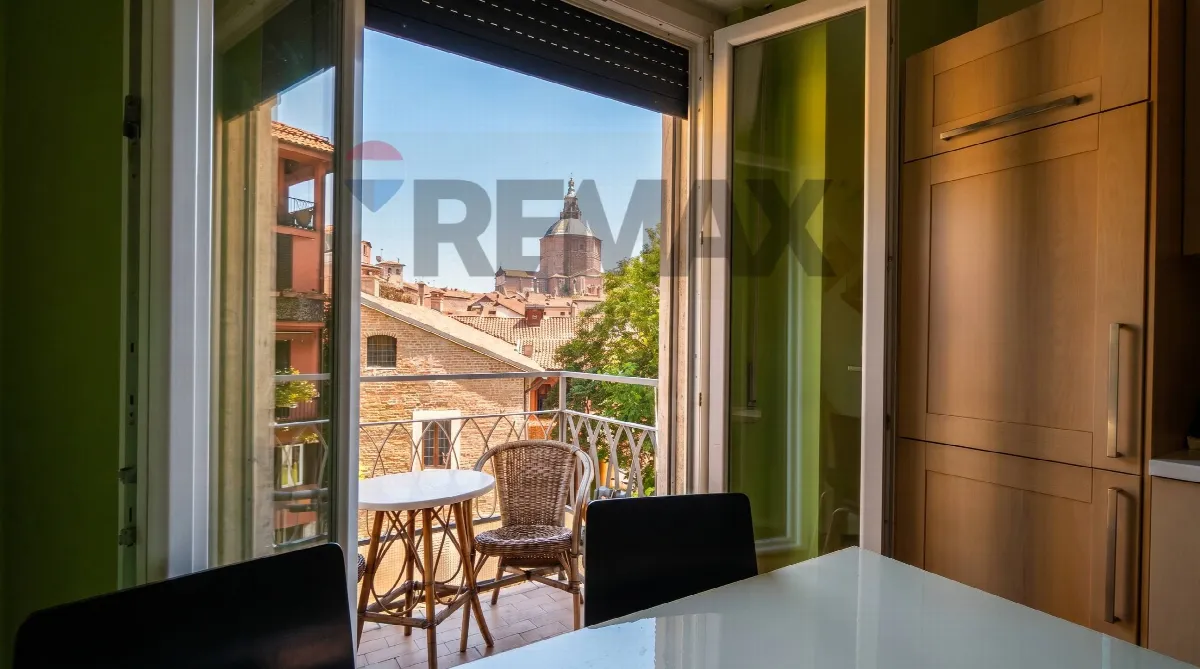 Appartamento in vendita a Pavia, Centro Storico - foto 1