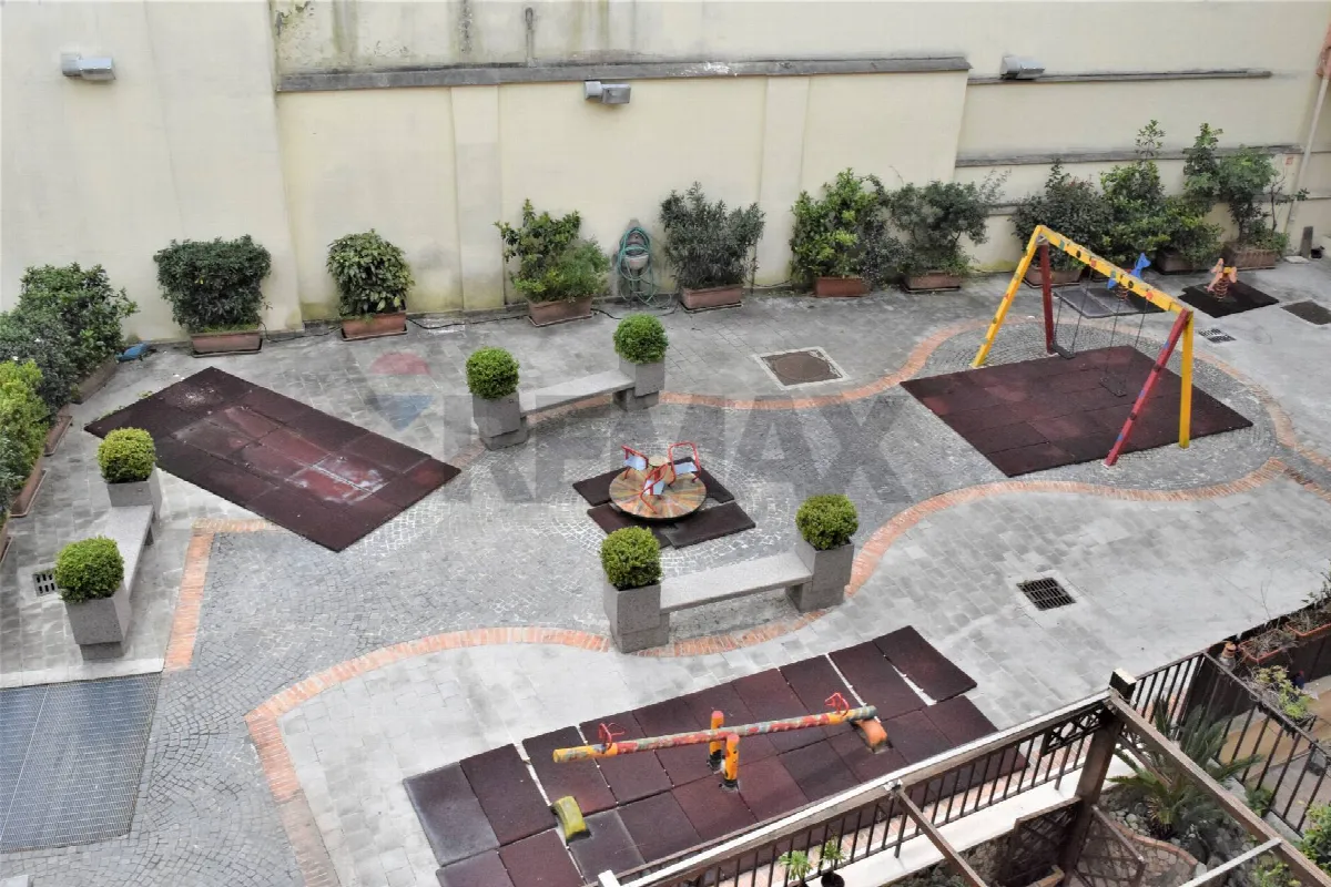 Appartamento in vendita a Napoli, San Carlo Arena - foto 1