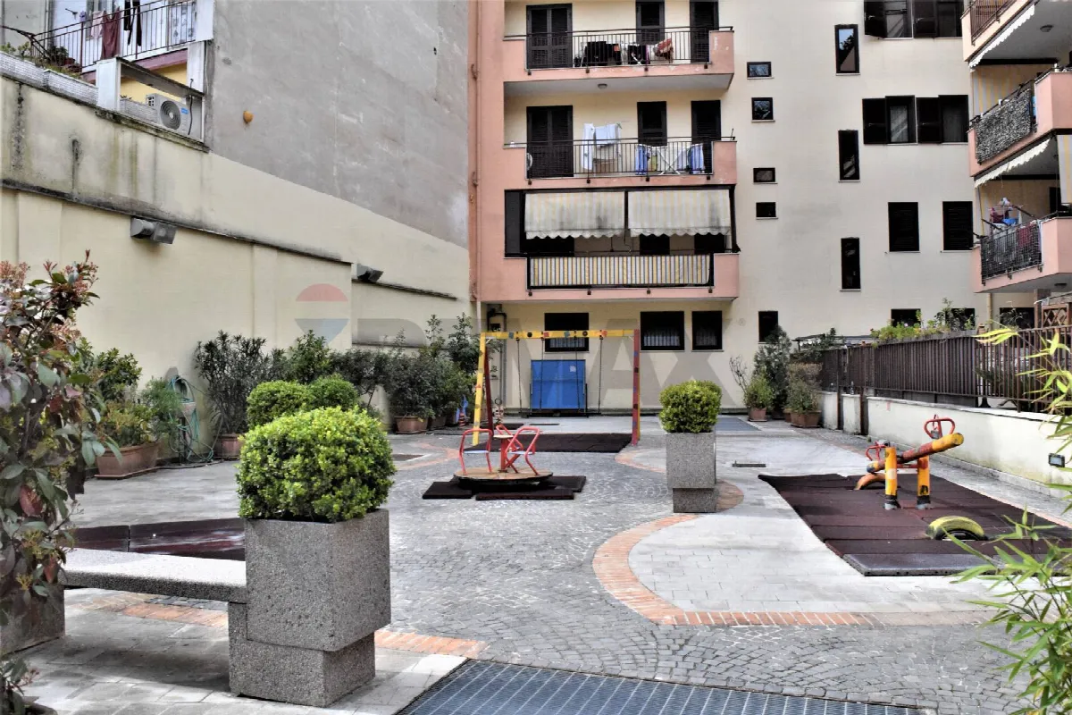 Appartamento in vendita a Napoli, San Carlo Arena - foto 5
