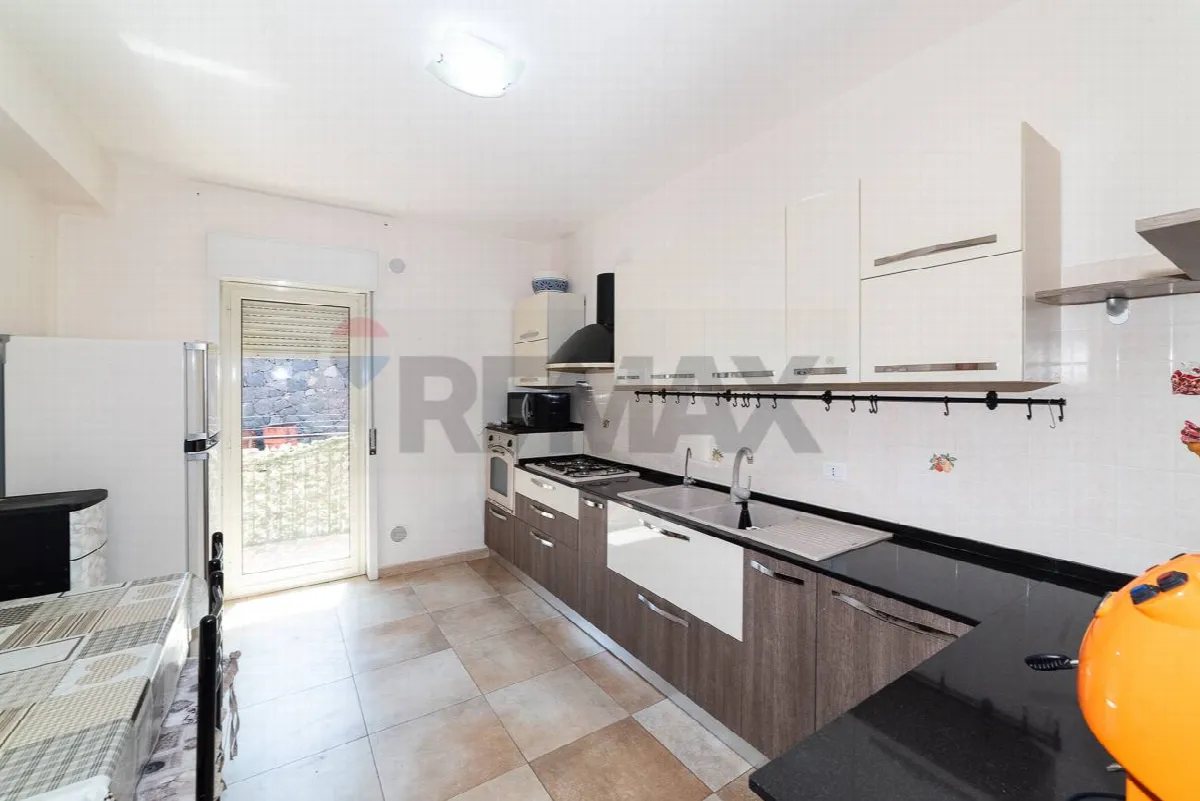 Appartamento in vendita a Camporotondo Etneo - foto 1