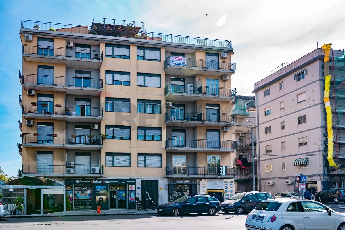 Appartamento in vendita a Catania, Viale Rapisardi - foto 1