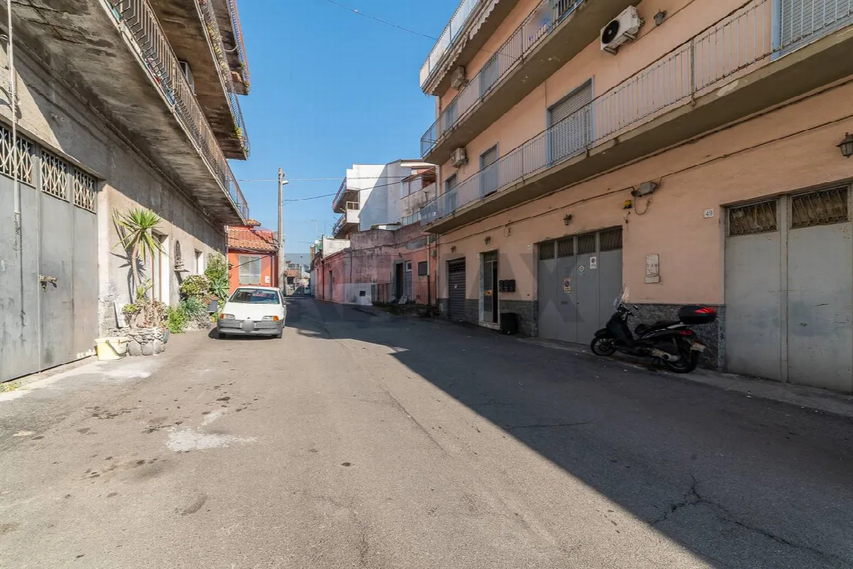 Appartamento in vendita a Aci Sant'Antonio - foto 2