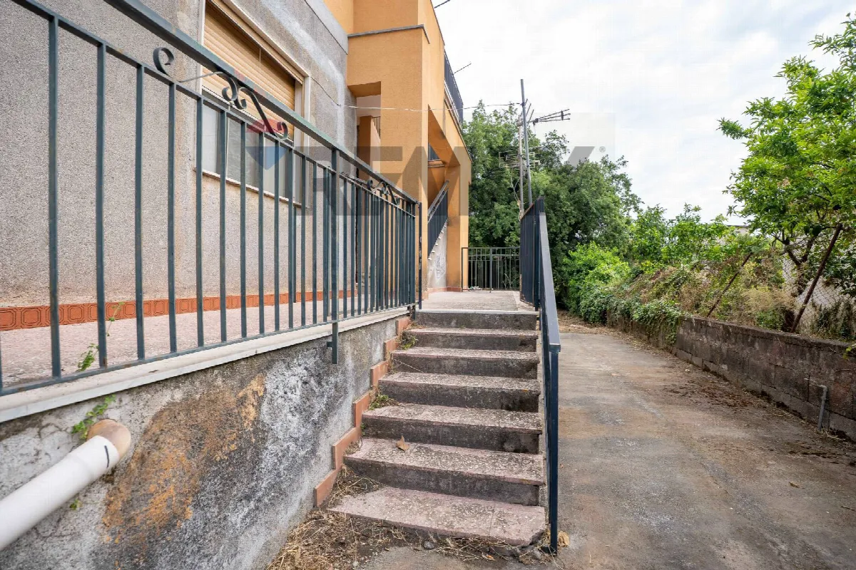 Appartamento in vendita a Aci Sant'Antonio - foto 3