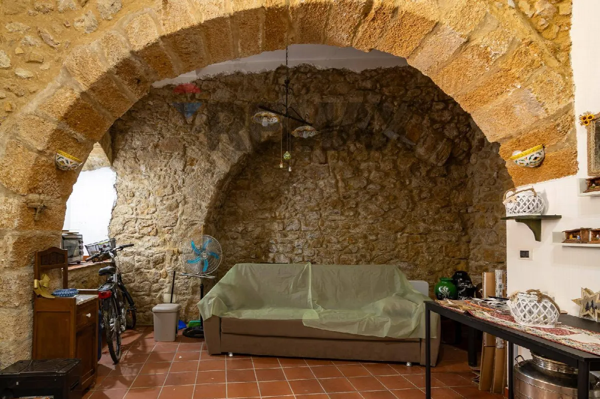 Loft/Open Space in vendita a Caltagirone - foto 2