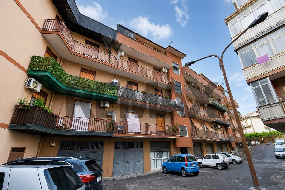 Appartamento in vendita a Aci Catena - foto 1