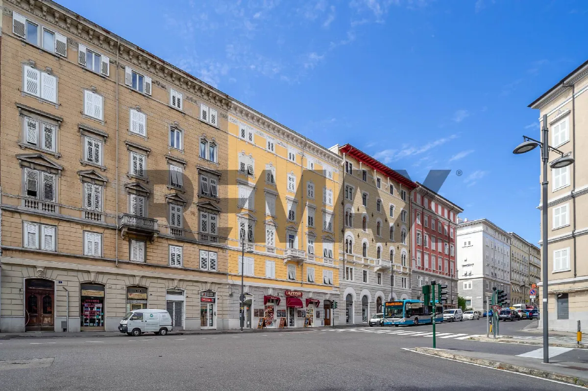 Appartamento in vendita a Trieste, Centro - foto 1