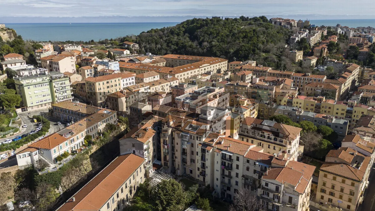 Appartamento in vendita a Ancona, Centro storico - foto 2