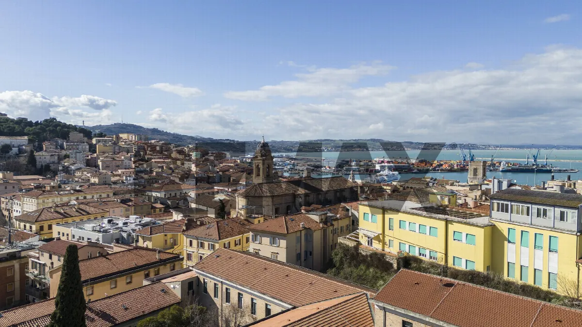 Appartamento in vendita a Ancona, Centro storico - foto 4