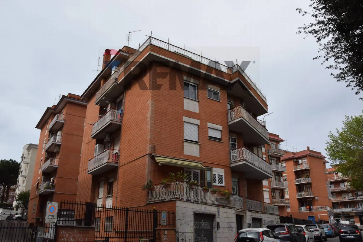 Attico/Mansarda in vendita a Pomezia, Centro - foto 3