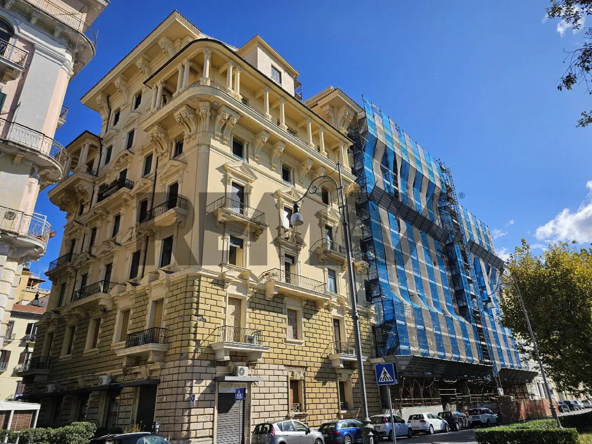 Appartamento in vendita a Salerno, Centro - foto 4
