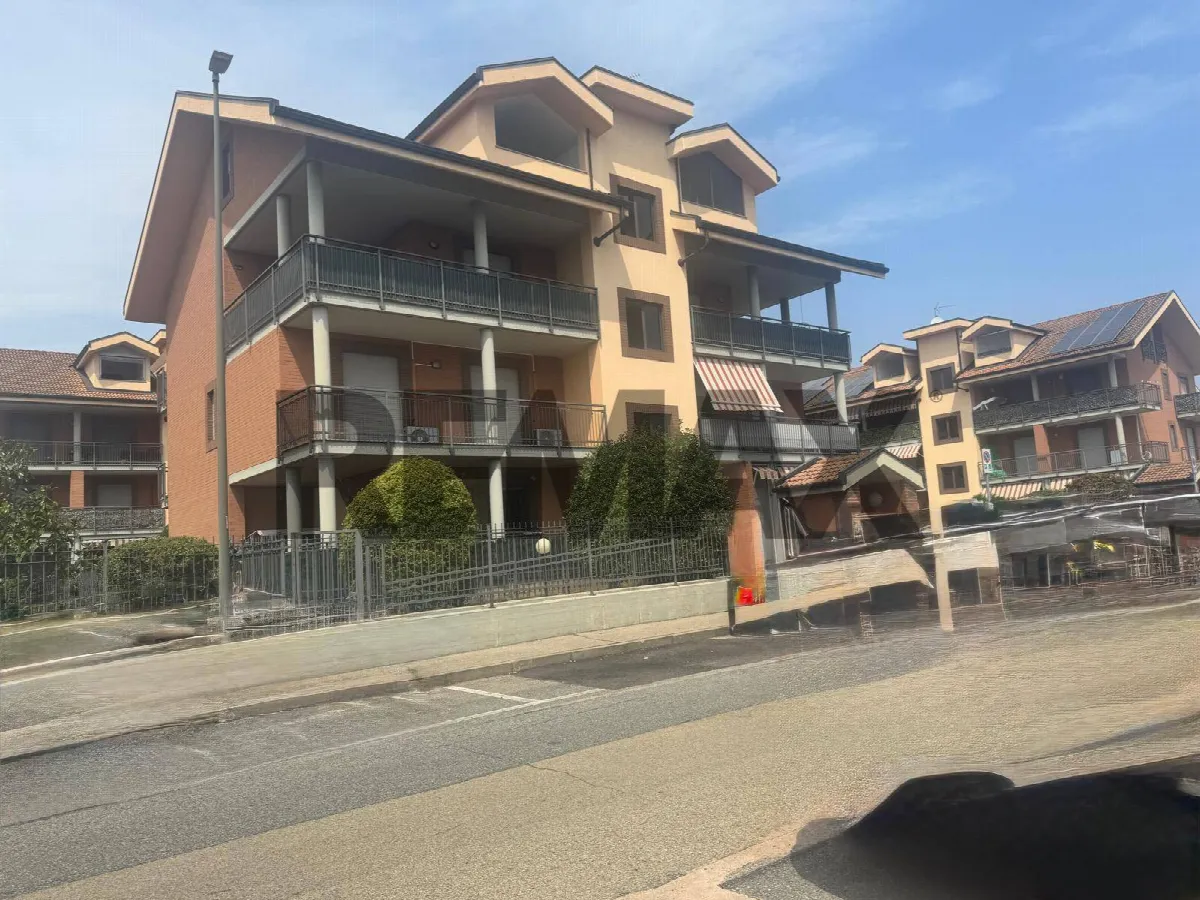 Appartamento in vendita a Beinasco, Fornaci - foto 1